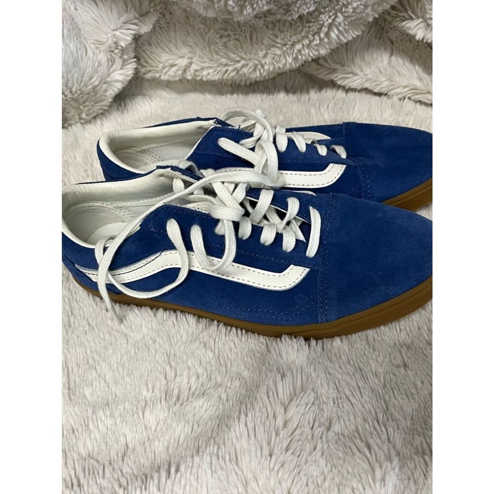 NWT✨VANS ✨sz6 Blue Suede Low-Top Sneakers with White Stripe
